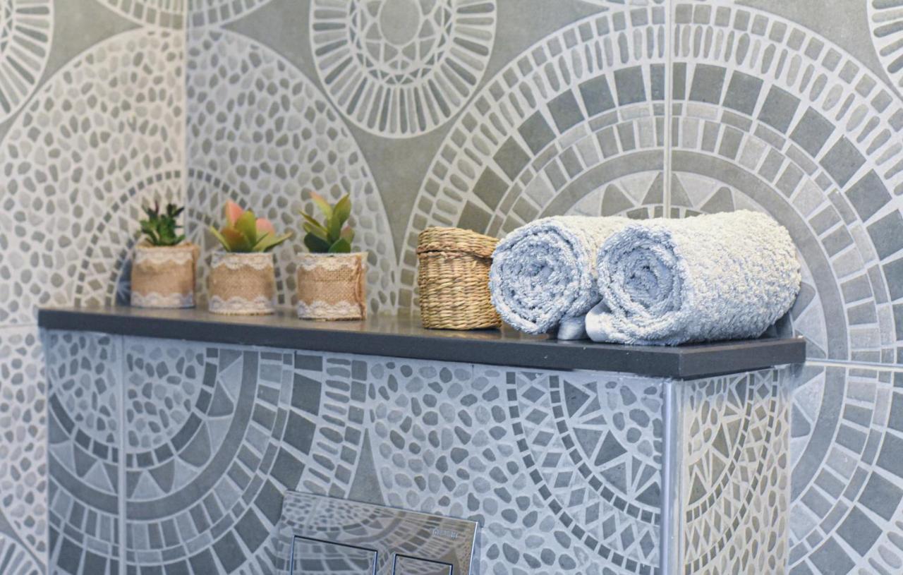 Sunshine Suite Boutique Only 5 Min Walk To The Beach - By Seaelo إيلات المظهر الخارجي الصورة